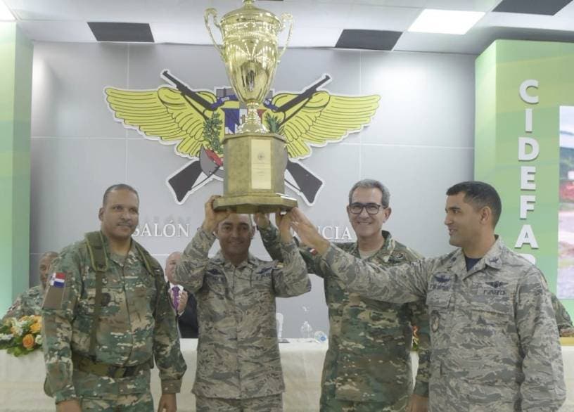 FARD gana la copa de los Juegos Deportivos Militares y la PN