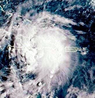 Centro de la tormenta Franklin tocó tierra por Los Cocos, Barahona