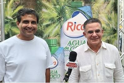 Rica celebra torneo de «Domino-Kapicúa» en Alto Manhattan