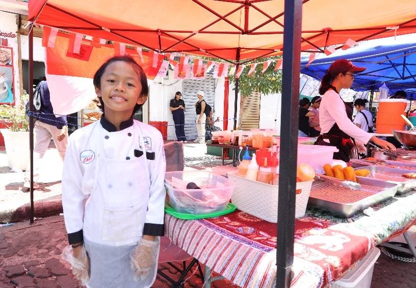 Los chinos celebran festival con diversos actos culturales