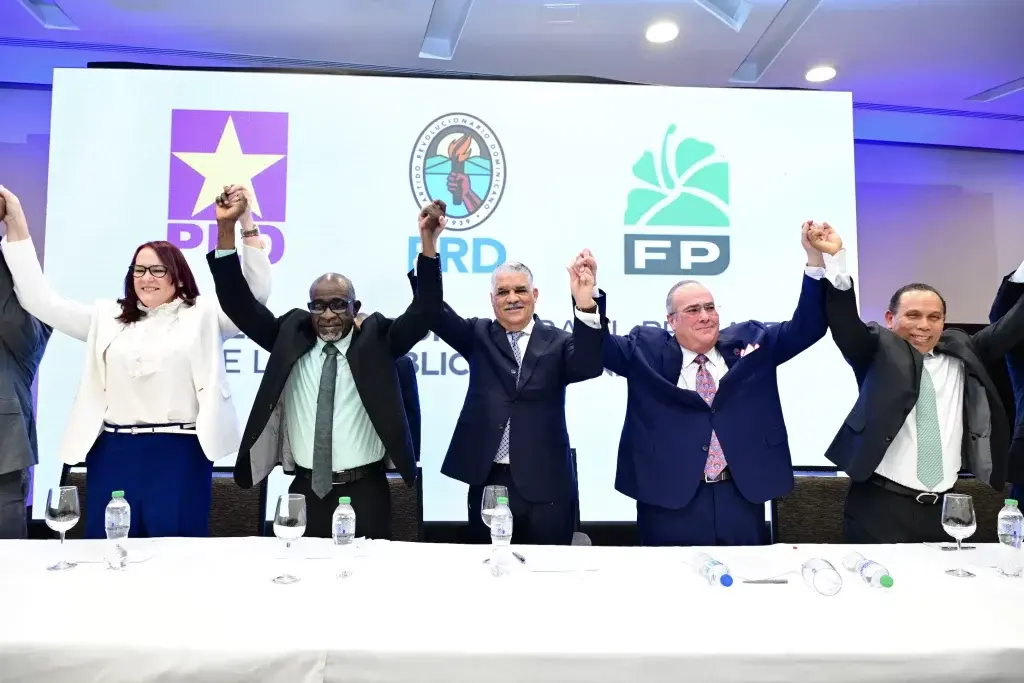 La Alianza Rescate RD que conforman los partidos Fuerza del Pueblo (FP), de la Liberación Dominicana (PLD) y Revolucionario Dominicano (PRD)