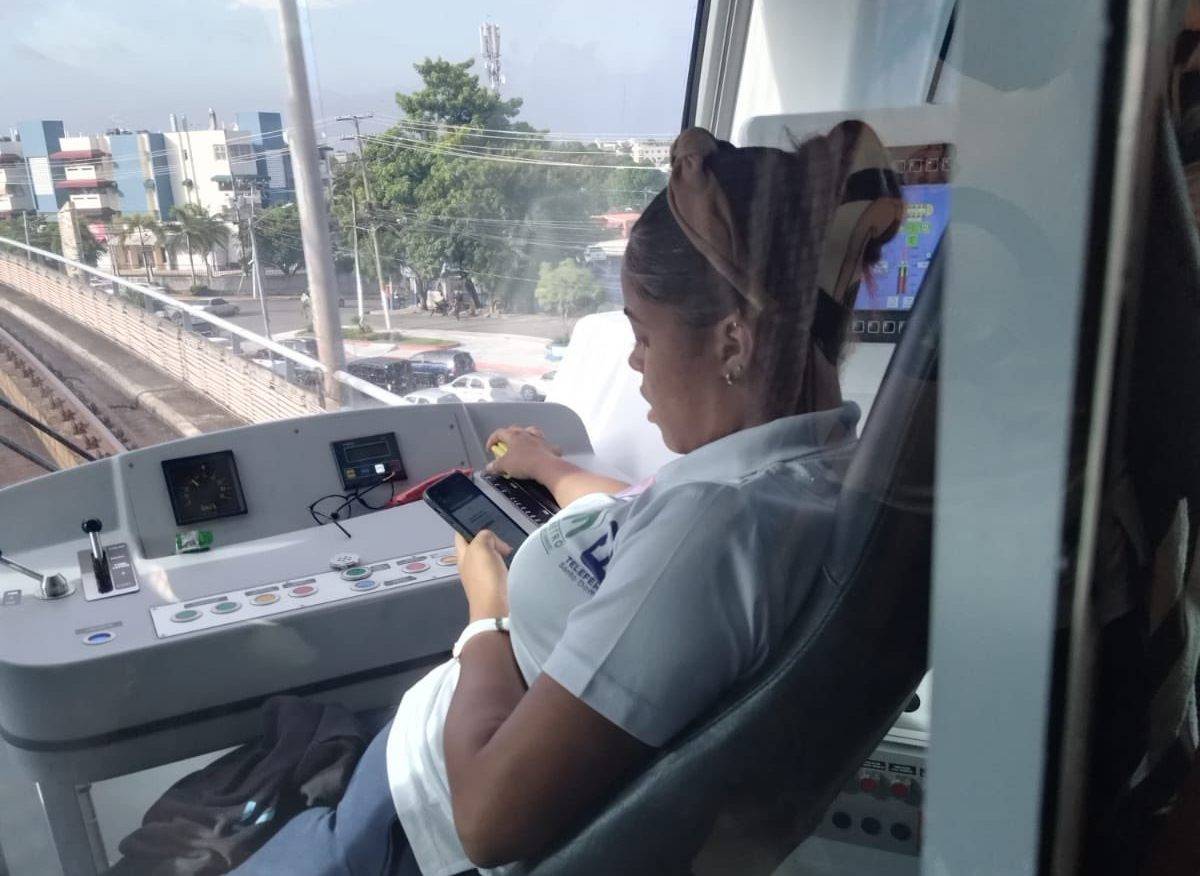 Conductora del Metro que usó celular en cabina no es del accidente y fue sancionada