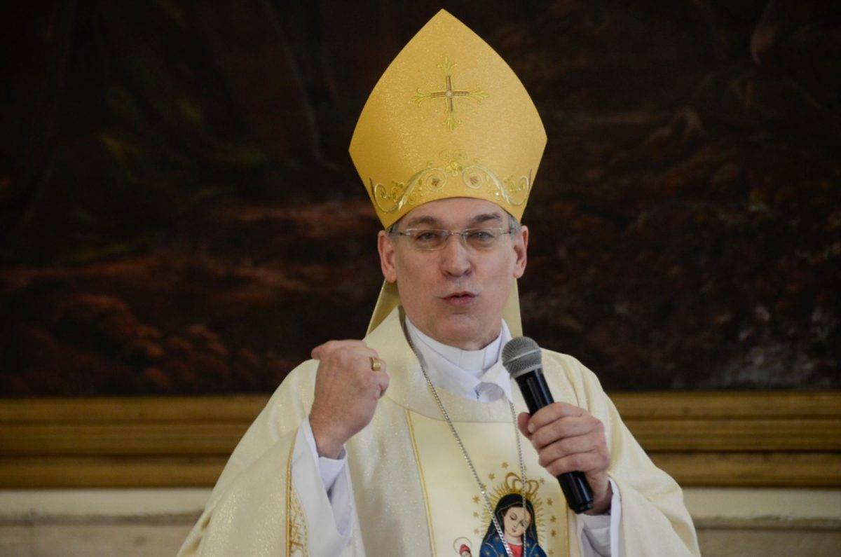Obispo Víctor Masalles renuncia a la diócesis de Baní