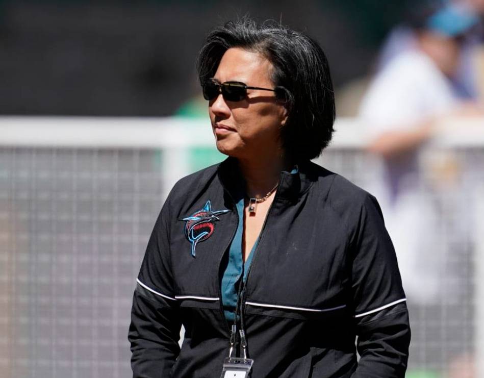 Kim Ng, la primera gerente general femenina de la MLB, deja a los Marlins de Miami