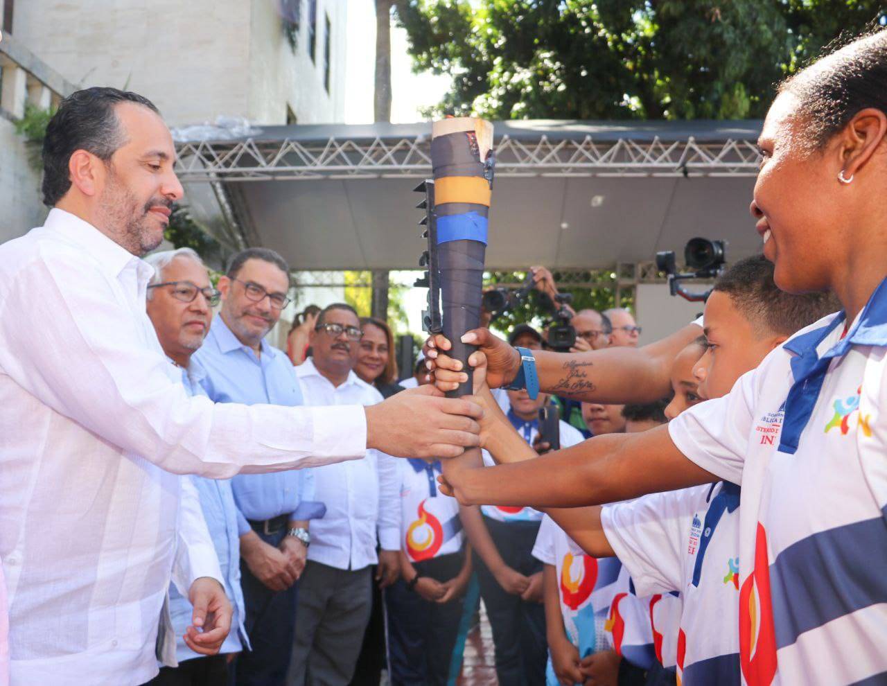 INEFI inicia recorrido de antorcha de X Juegos Escolares Deportivos Nacionales Barahona 2023