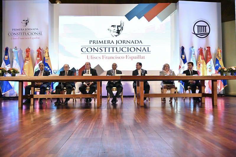 Experto en derecho llamó a los dominicanos a cuidar la Constitución y la independencia judicial