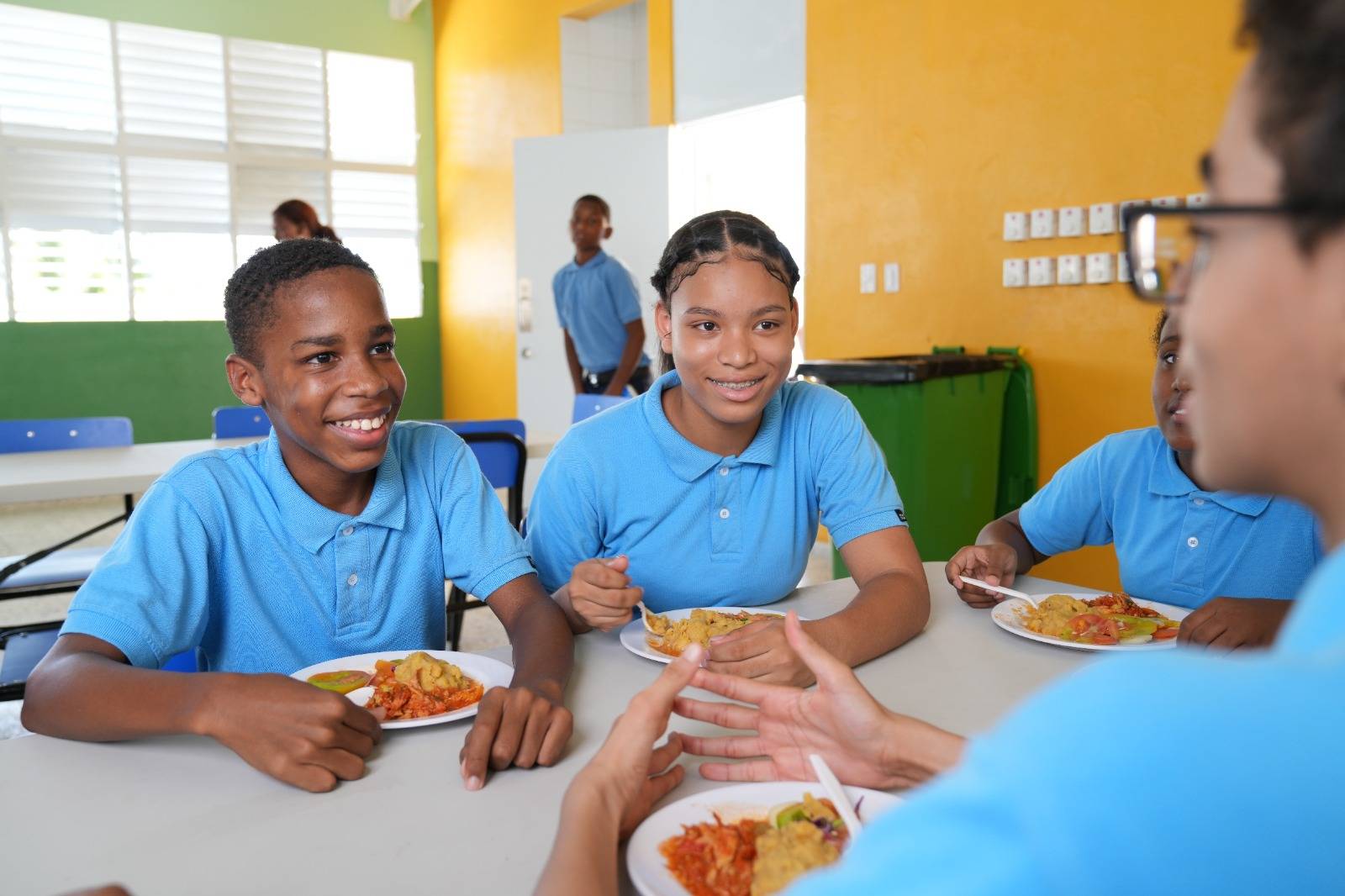 INABIE: 53 % de los estudiantes que reciben alimentación escolar en el Caribe  se encuentran en RD