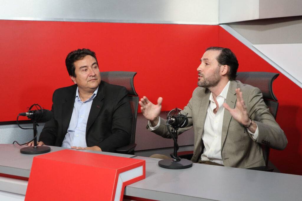 2 Dr. Julio Becerra y Victor Simon