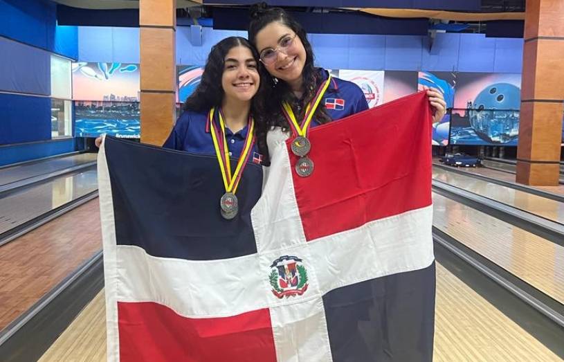 Luna y Hernández ganan dos plata en torneo de boliche
