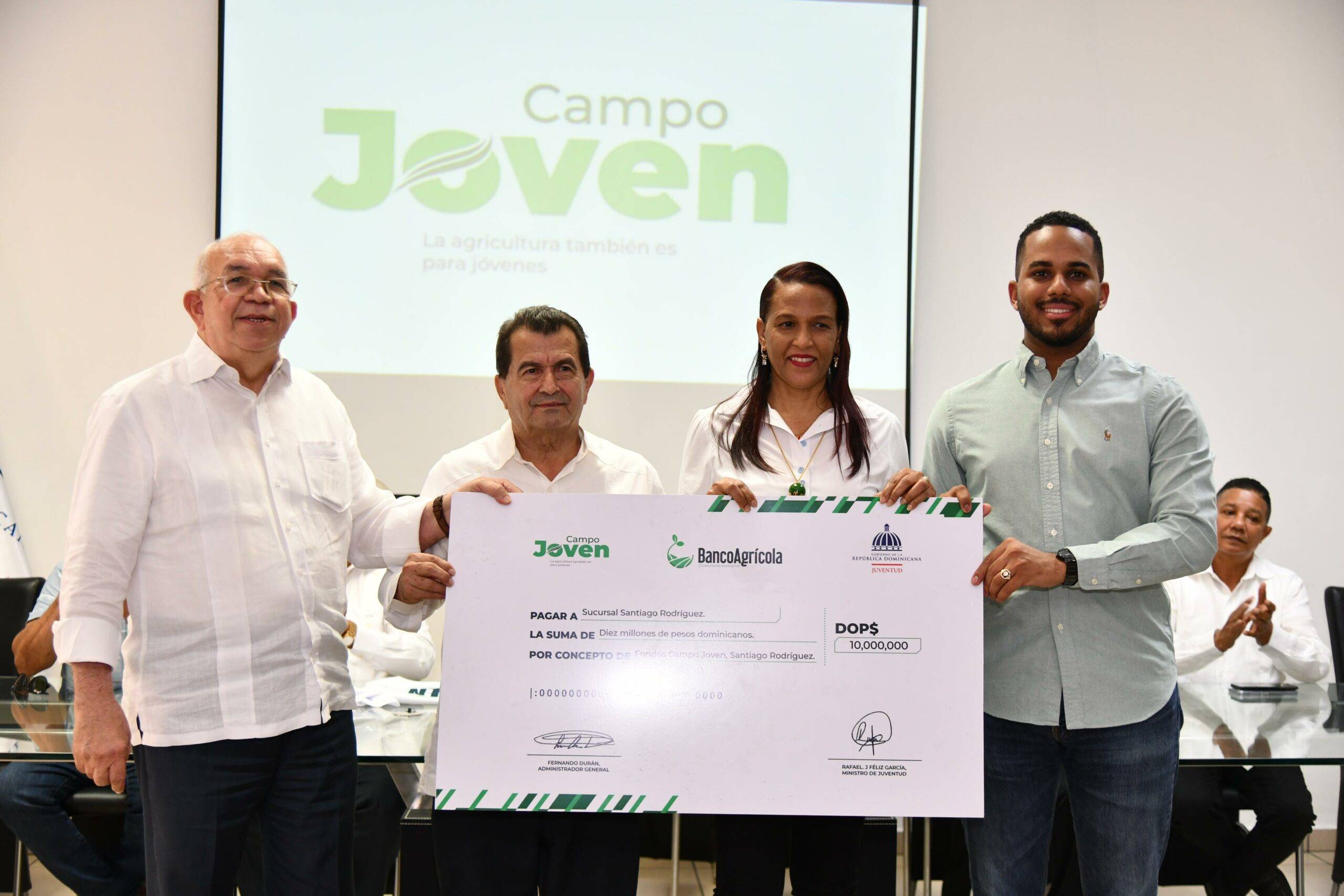 Lanzan programa de financiamiento por RD$100 millones a tasa cero para jóvenes campesinos