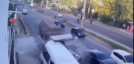 Video | «Pero mira a qué velocidad venía»: momentos del accidente en Haina