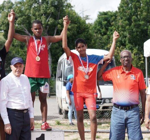 Cabrera y Polanco ganan oro en torneo atletismo infantil