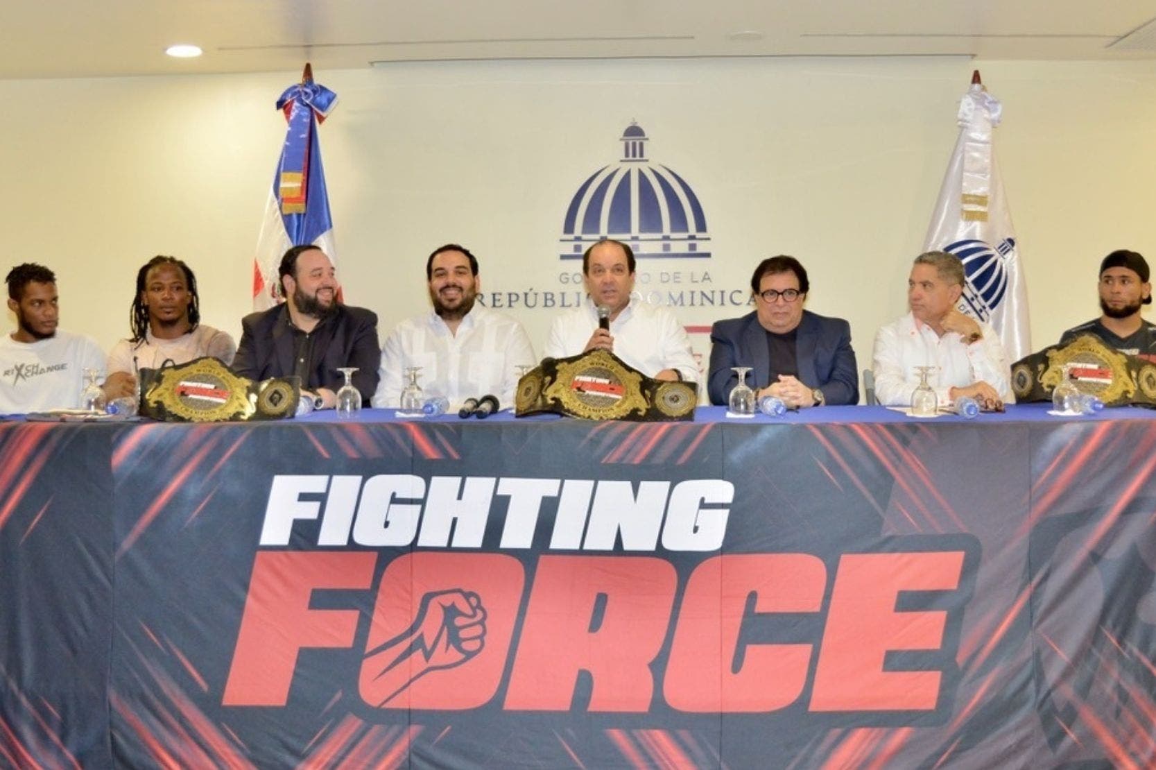 Tres dominicanos actuarán en combates por títulos de MMA