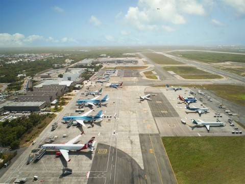 Aeropuerto de Punta Cana recibe la certificación OEA