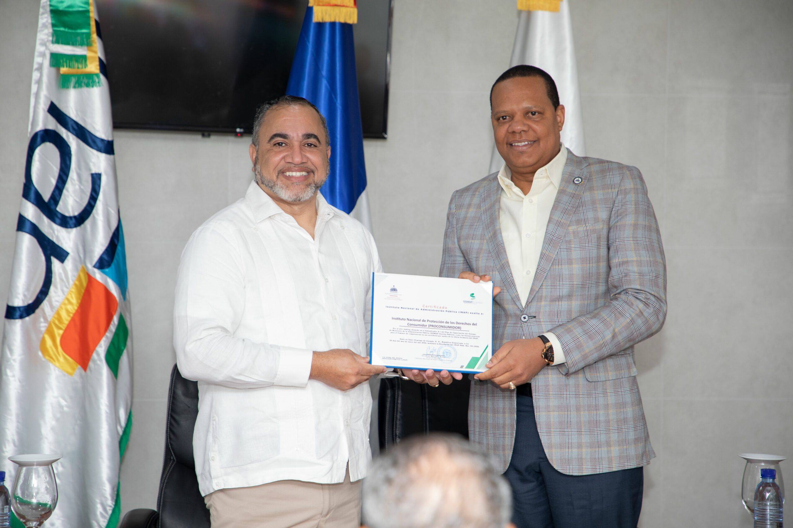 INAP reconoce a Pro Consumidor