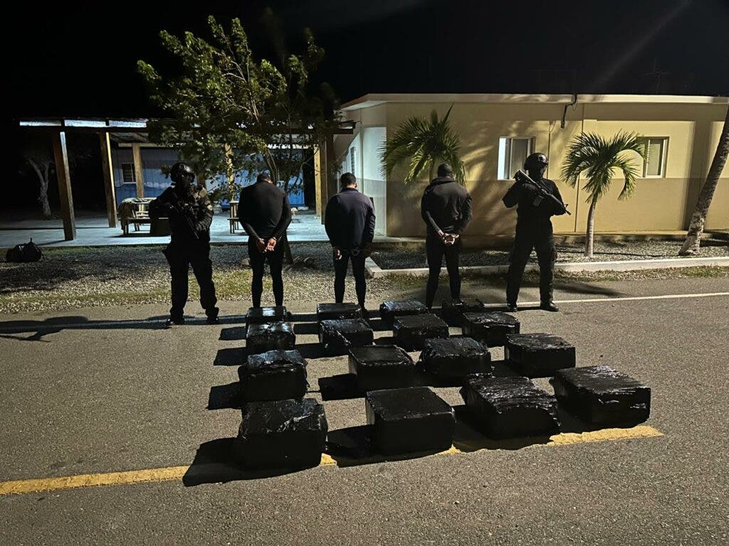 Pretendían introducir 395 paquetes de cocaína por costas de Peravia