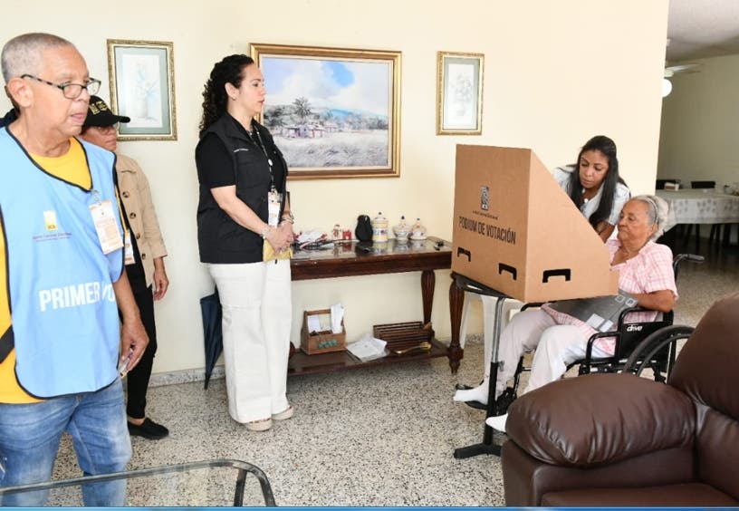 Voto penitenciario y en casa fueron ayer una realidad en RD