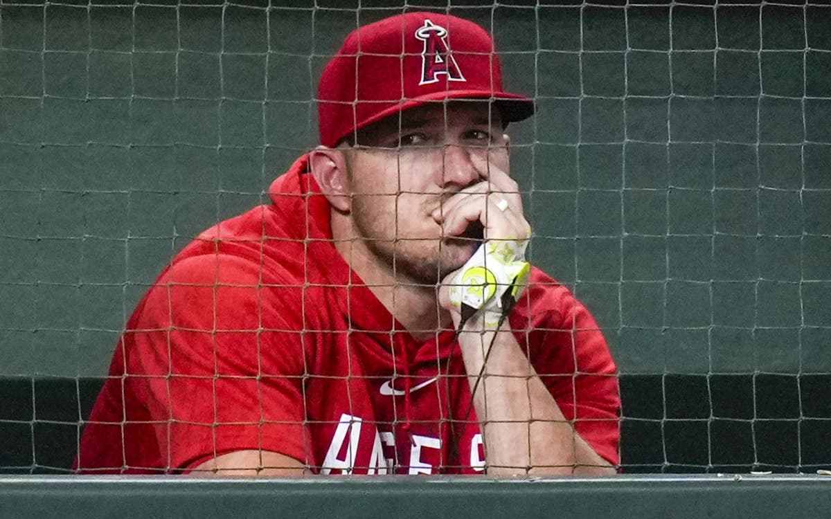 Mike Trout opta por cirugía en rodilla