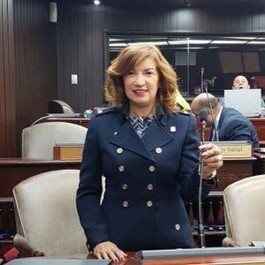  María Mercedes Fernández se refiere al calificativo de "ratas" que usó Danilo Medina. 