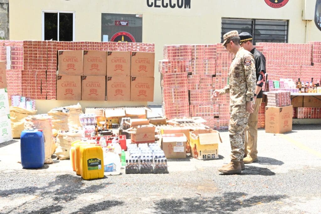 CESFronT entrega a CECCOM 1,500,000 unidades de cigarrillos y otras mercancías que serían introducidas al país de manera irregular