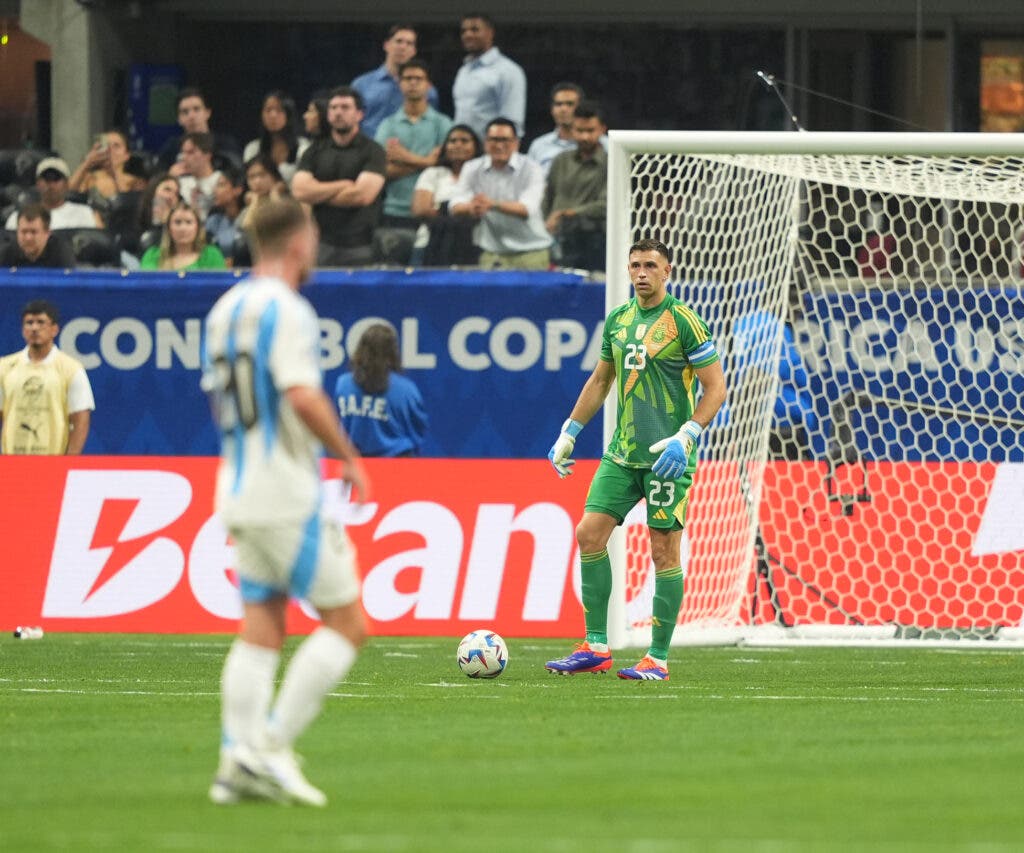 Argentina inició su defensa del título en la Copa América con un trabajado triunfo ante Canadá