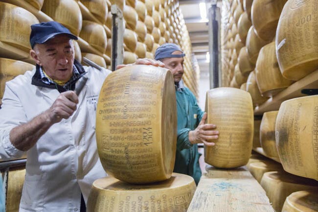 El banco que acepta queso parmesano como garantía para otorgar créditos