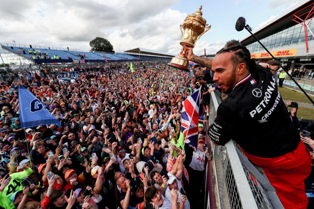 Lewis Hamilton vuelve a ganar una carrera dos años después