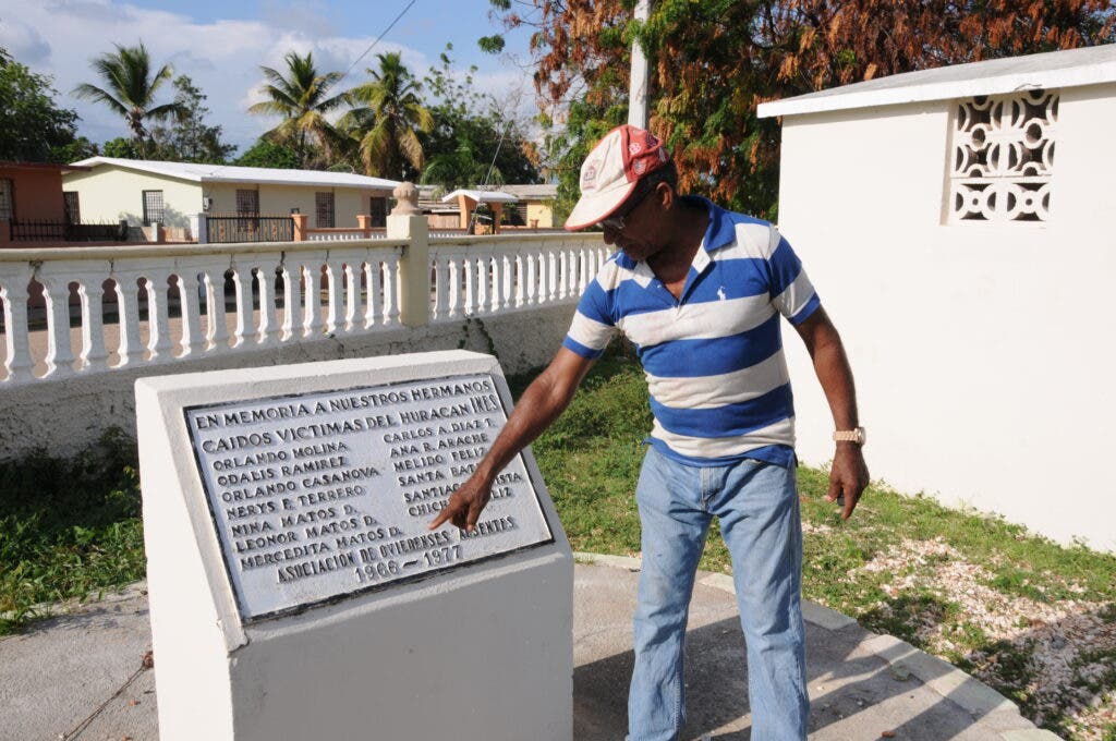 Monumento en Oviedo, en homenaje postumo a las víctimas del huracán Inés