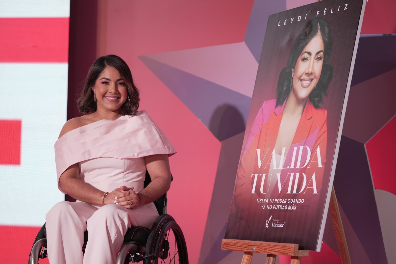 Leydi Féliz presenta su libro «Valida tu vida»