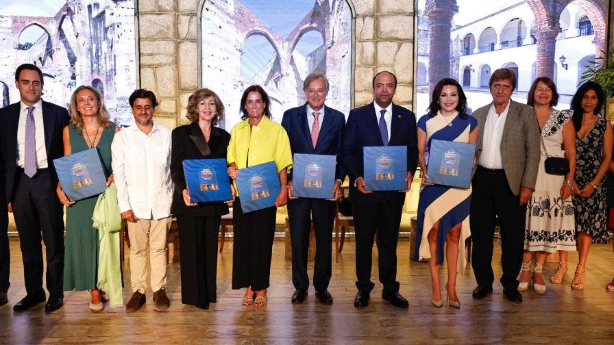 Circulación el libro Santo Domingo entre muros, memoria de una ciudad singular