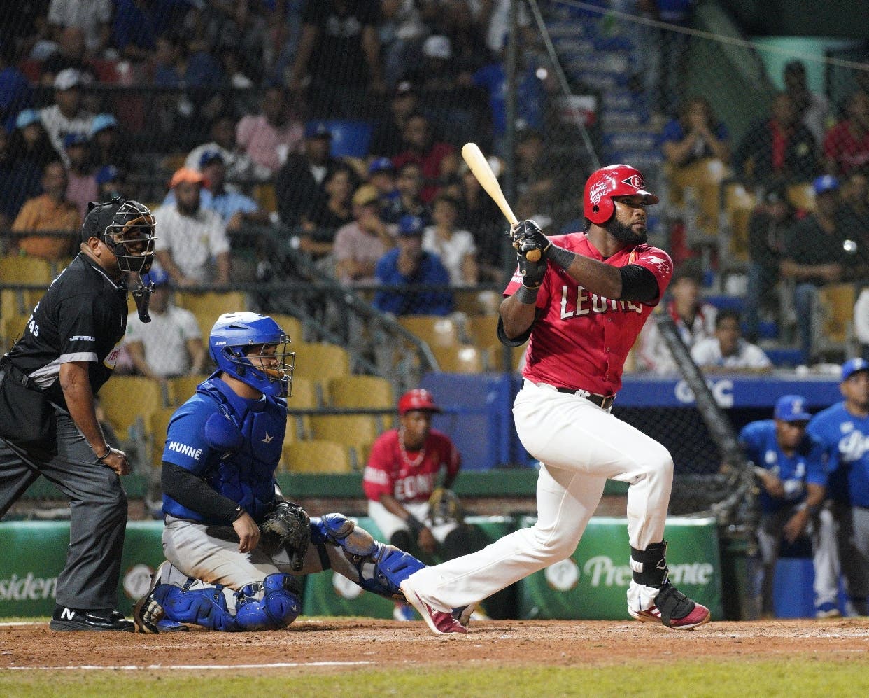 Cordero decide triunfo 7-6 de Leones ante Licey