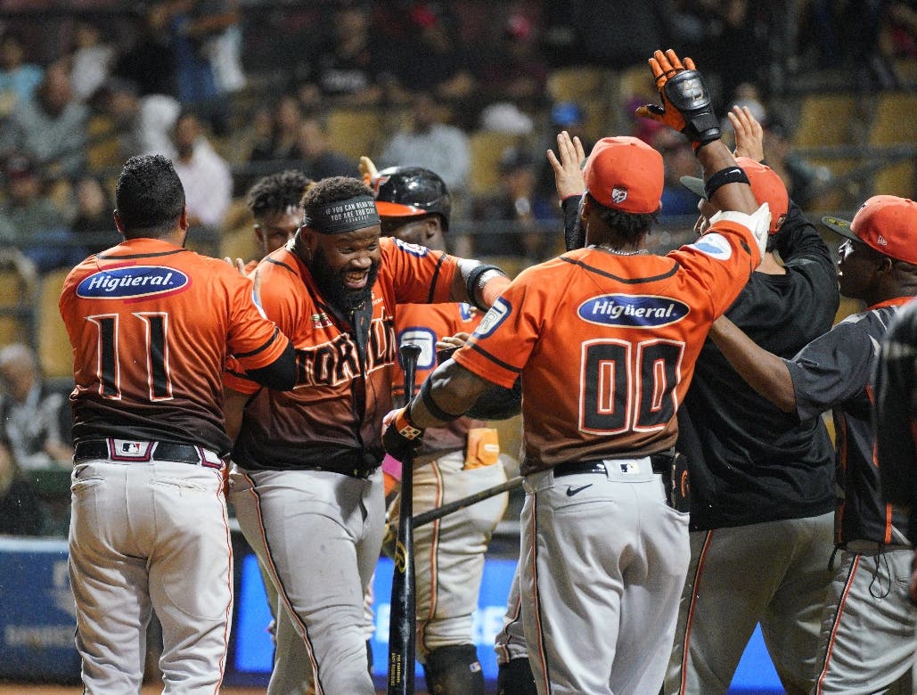 Con tres vueltas en el 9no, Toros derrotan a los Leones