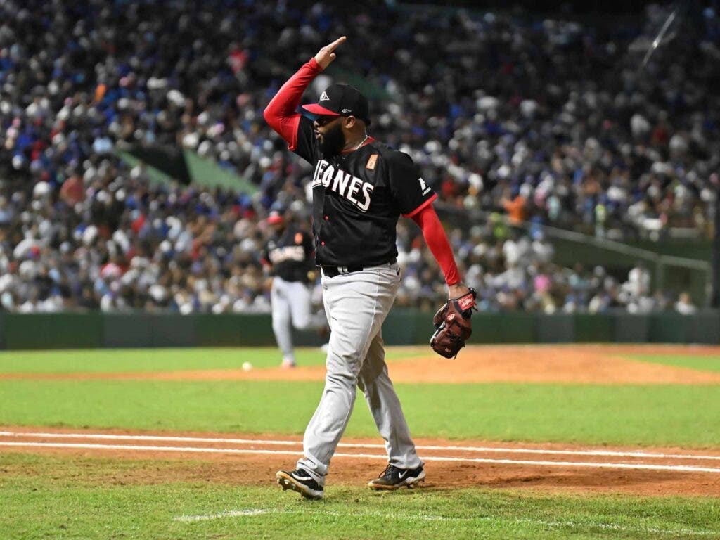 Johnny Cueto en acción