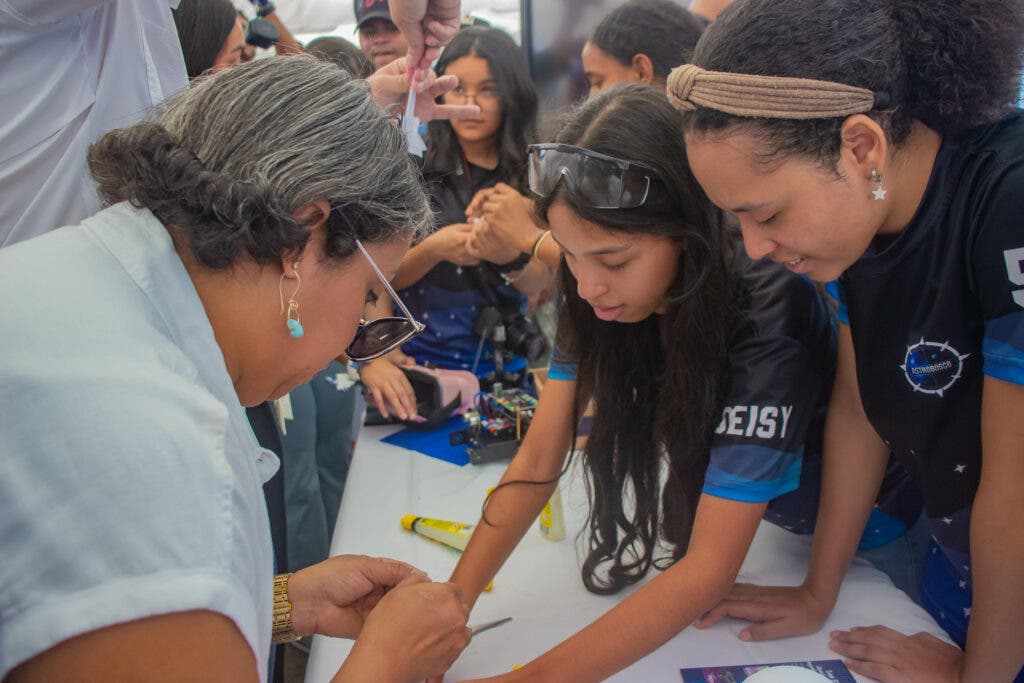 Ministerio de la Juventud Juventud con B de Barrio 5