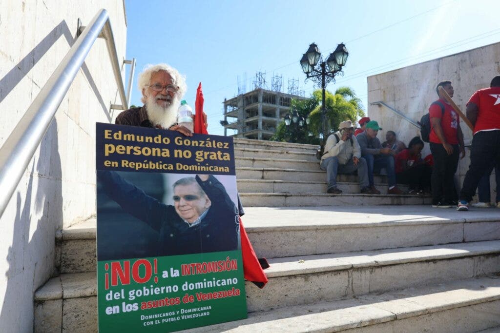 Protestan en contra de Edmundo González/ video Arlenis Castillo