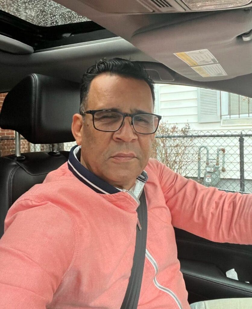 Sterling Alcántara, conductor de Uber y reportero gráfico, narra situación en medio de redadas de ICE