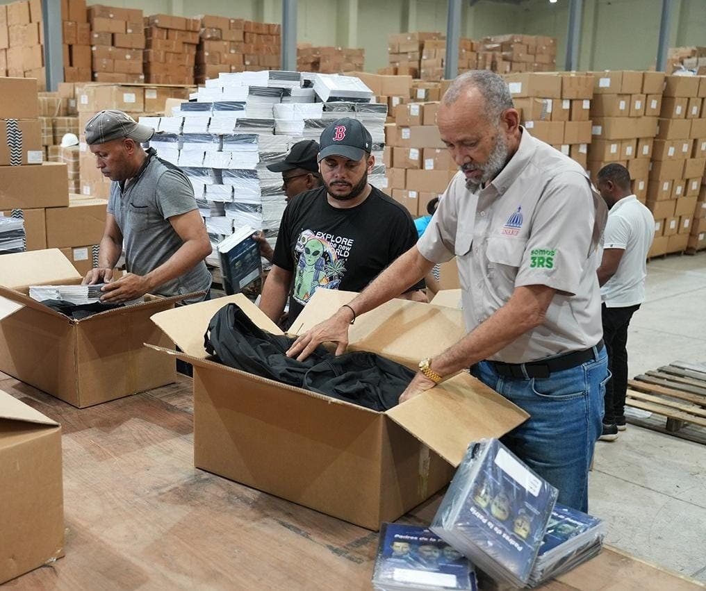 Inabie garantiza a tiempo útiles y uniformes